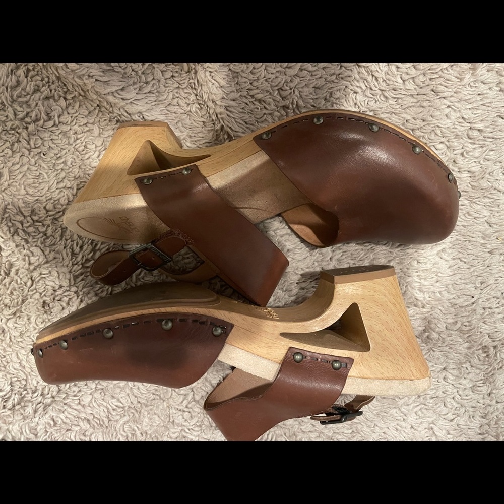Sandals - Picture 2 of 4